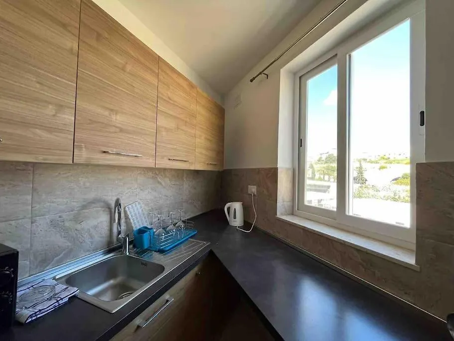 Lovely 3 Bedroom Condo Saint Julian's Apartment