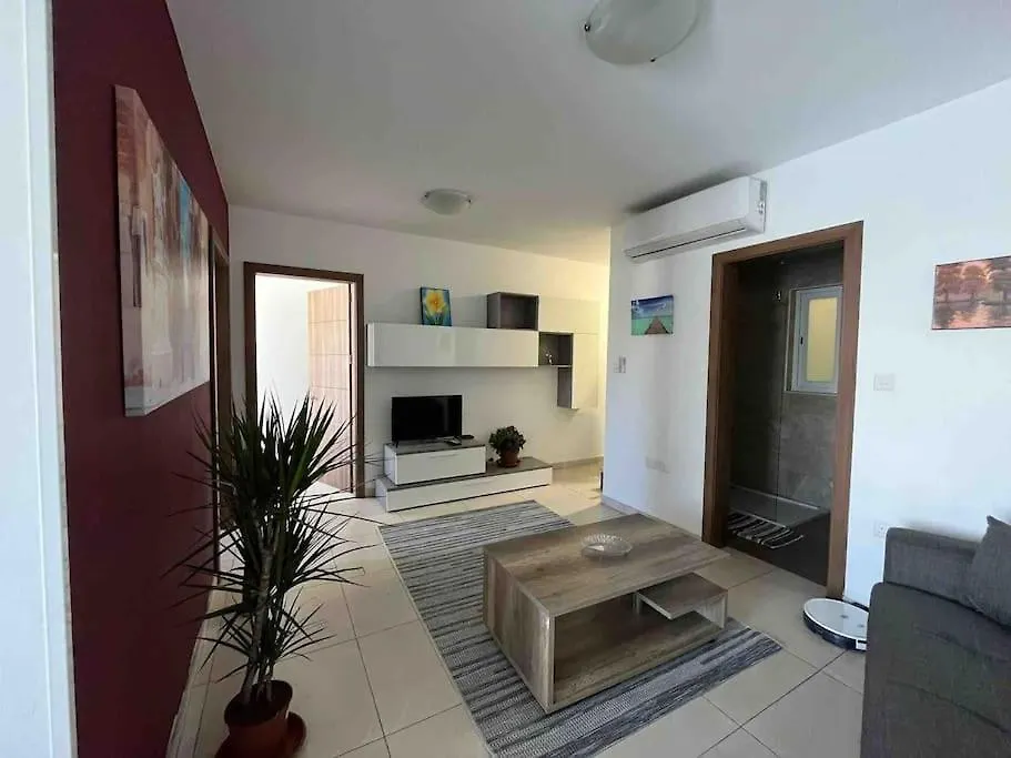 Lovely 3 Bedroom Condo Saint Julian's Apartment