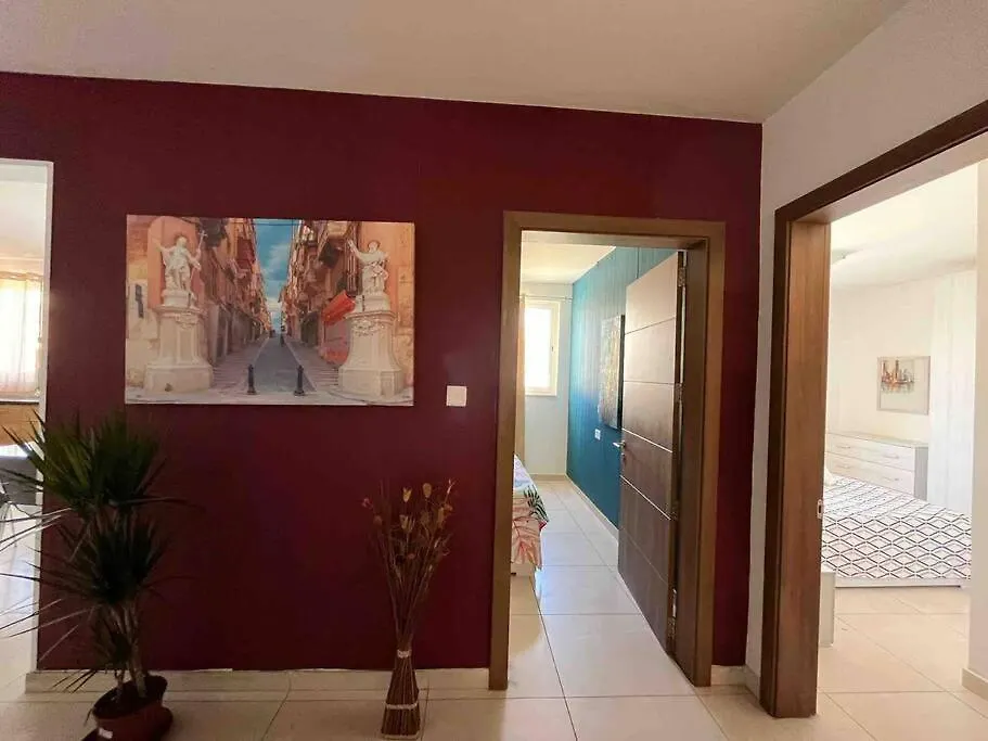 Apartment Lovely 3 Bedroom Condo Saint Julian's