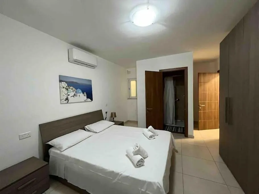 Apartment Lovely 3 Bedroom Condo Saint Julian's
