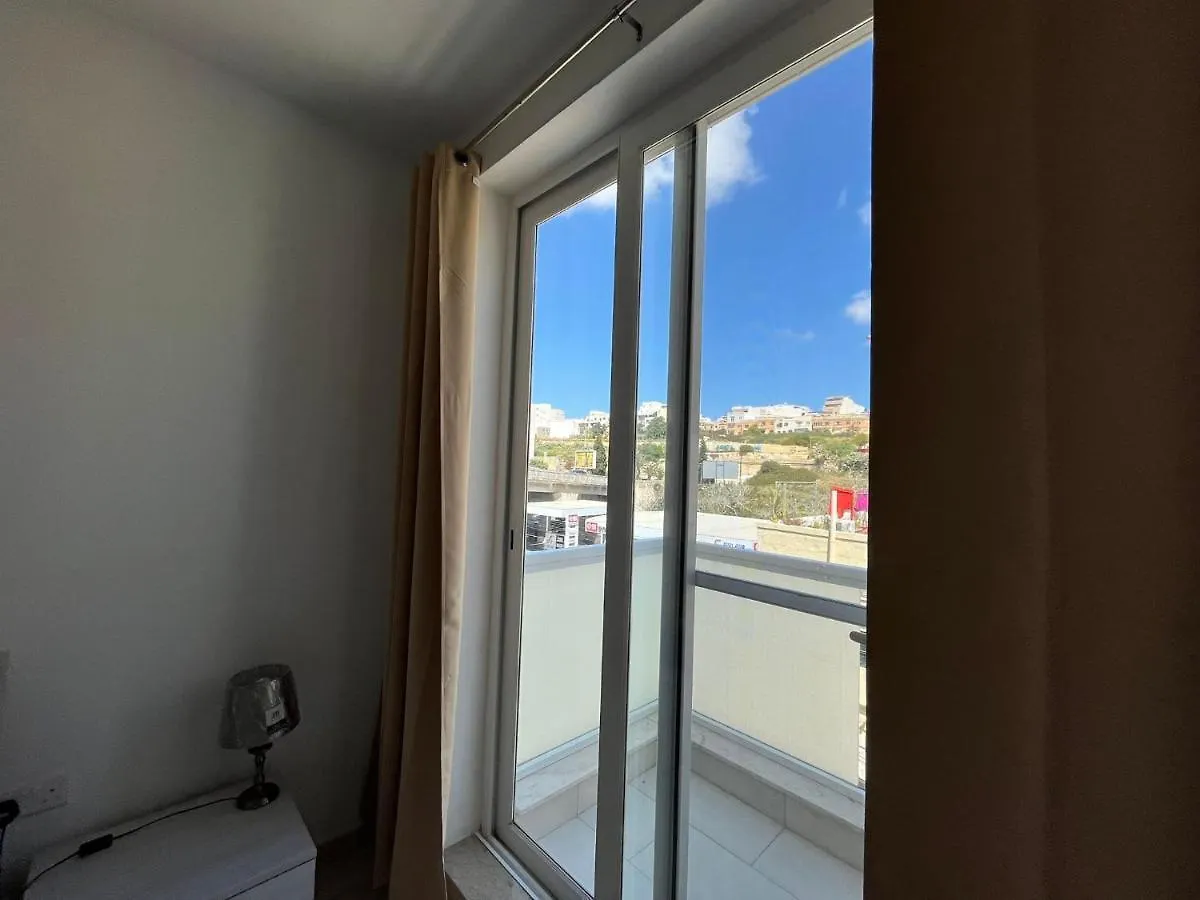 Apartment Lovely 3 Bedroom Condo Saint Julian's